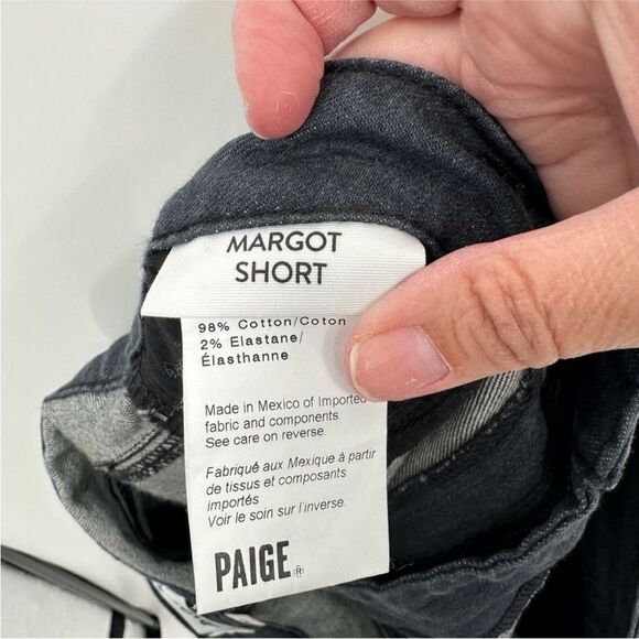Paige NWT Margot Raw Hem Denim Shorts in Noir size 26 - Picture 4 of 5
